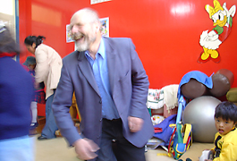 Pater Klaus lebt für para-niños